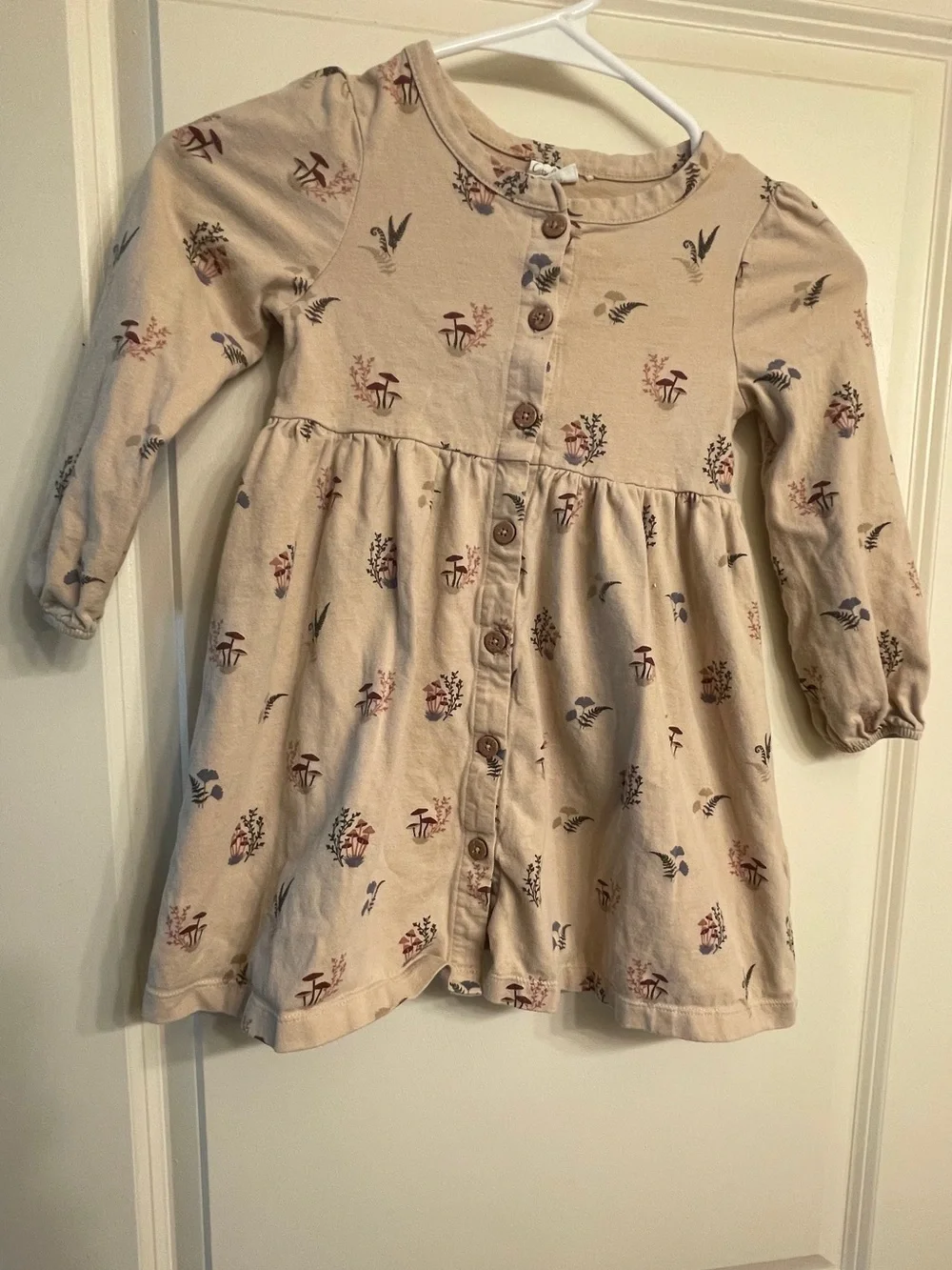 City Mouse Beige woodland-Print Button-Front dress